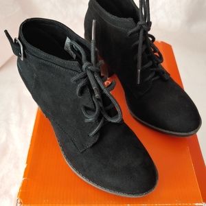 Rocket Dog Sundae Suede Bootie NWT Black Size 6